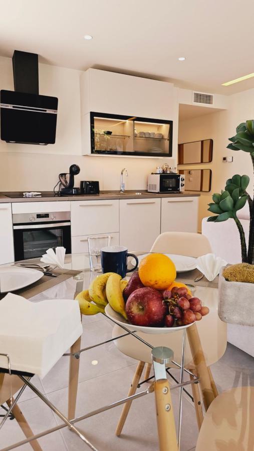 Nogalera Quintessence Apartment With Private Parking By Namaste Elite توريمولينوس المظهر الخارجي الصورة