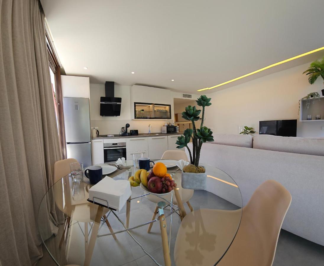 Nogalera Quintessence Apartment With Private Parking By Namaste Elite توريمولينوس المظهر الخارجي الصورة