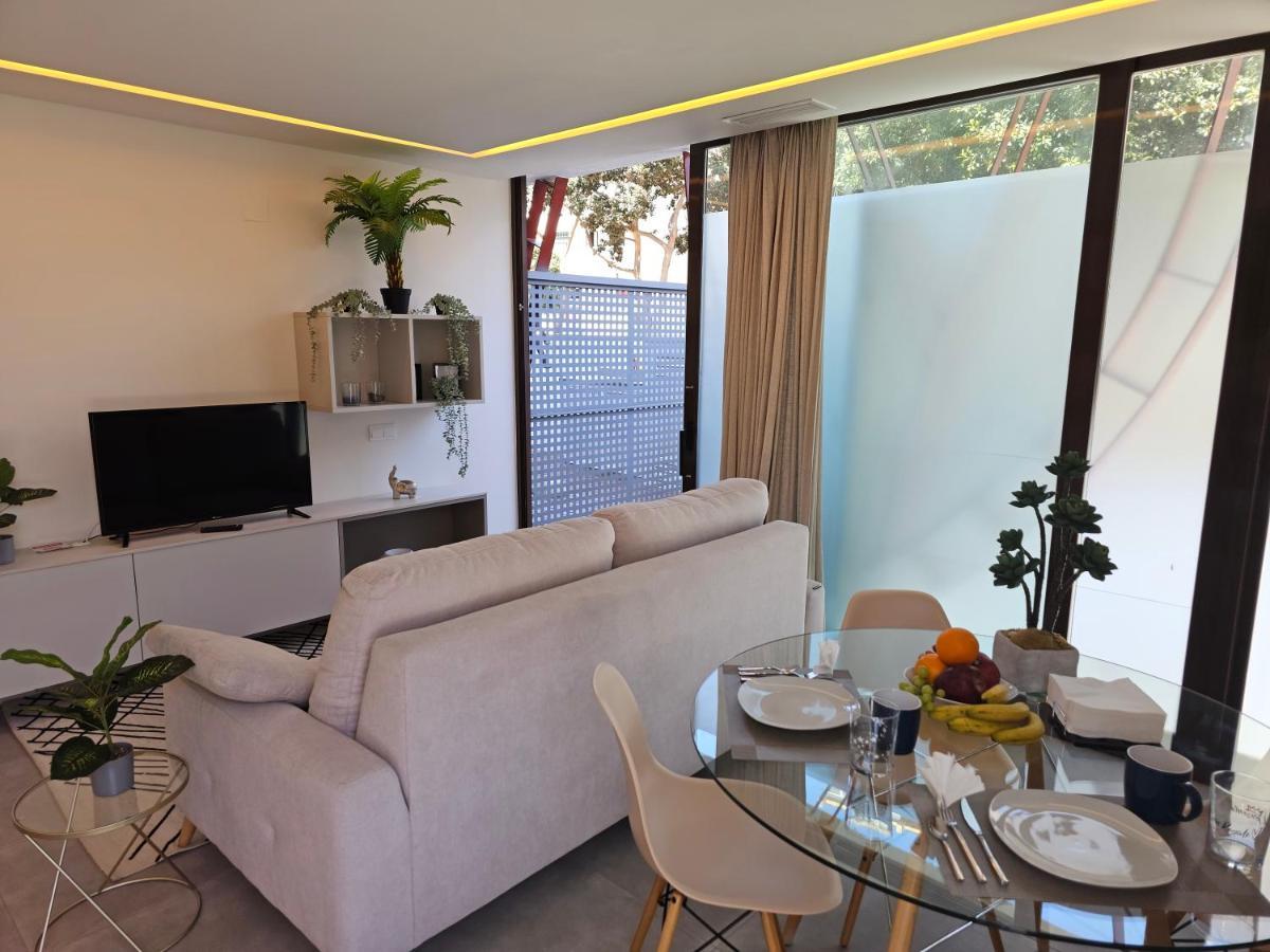 Nogalera Quintessence Apartment With Private Parking By Namaste Elite توريمولينوس المظهر الخارجي الصورة