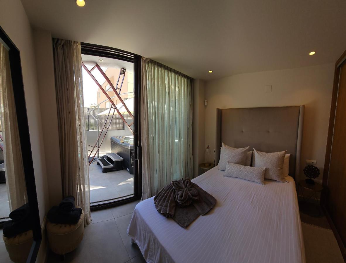 Nogalera Quintessence Apartment With Private Parking By Namaste Elite توريمولينوس المظهر الخارجي الصورة