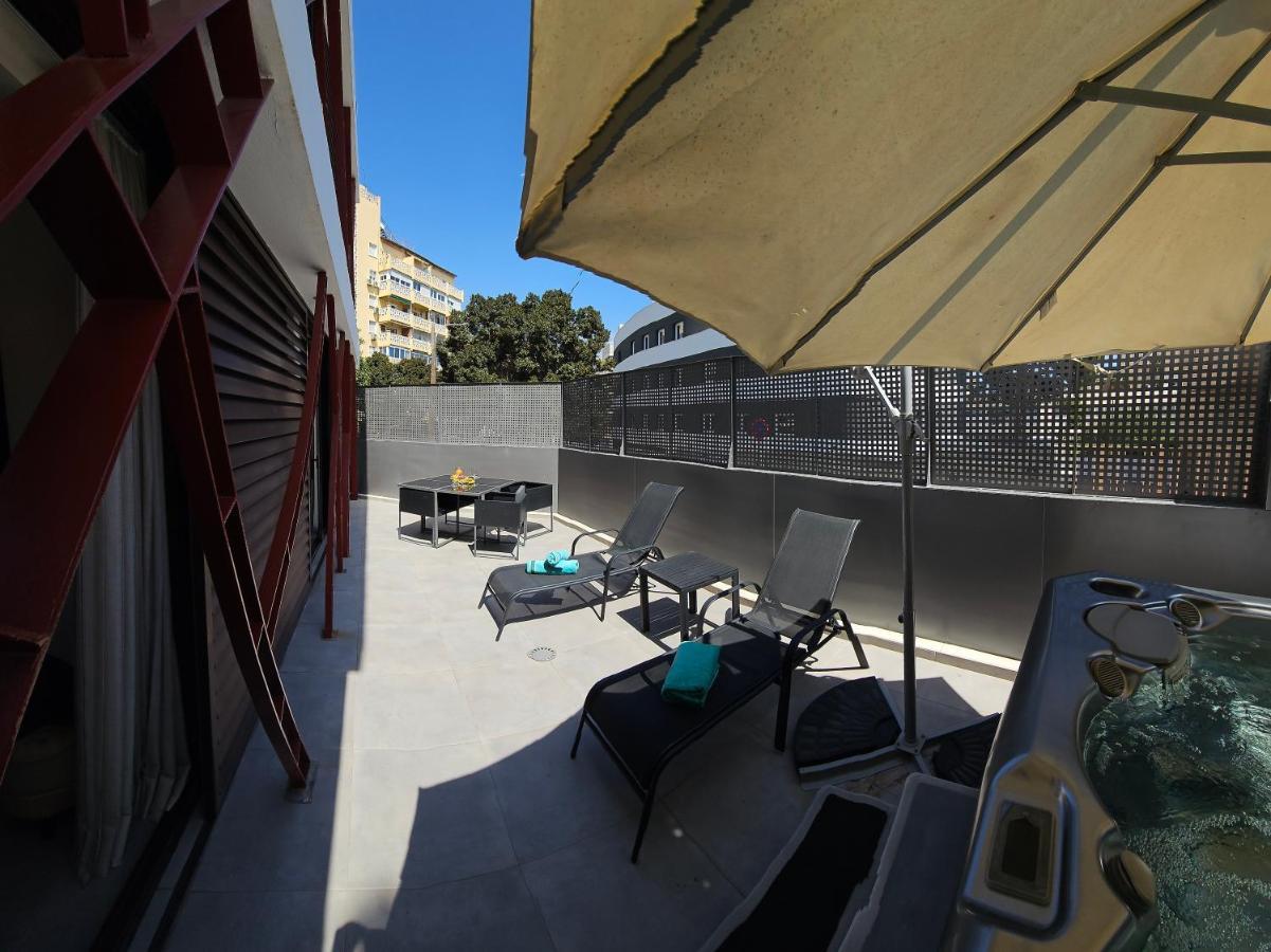 Nogalera Quintessence Apartment With Private Parking By Namaste Elite توريمولينوس المظهر الخارجي الصورة