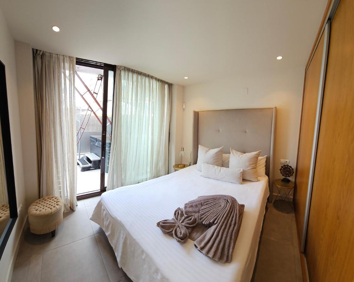 Nogalera Quintessence Apartment With Private Parking By Namaste Elite توريمولينوس المظهر الخارجي الصورة